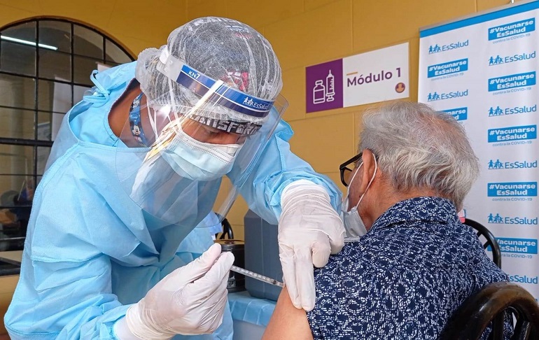 Portada: Óscar Ugarte: Vacuna Pfizer se aplicarán también en Arequipa, La Libertad y Loreto