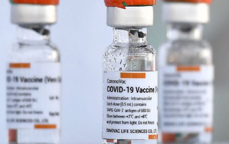 Portada: Chile donó 40.000 vacunas CoronaVac a Ecuador y Paraguay
