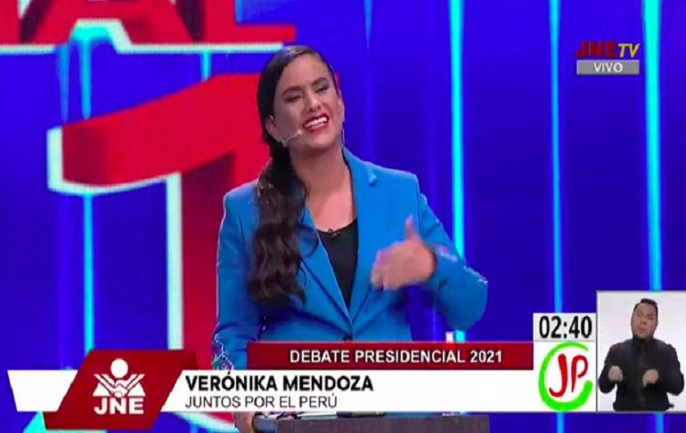 Verónika Mendoza: "Algunos se sienten machitos cuando tienen un chaleco antibalas"