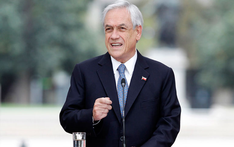 Portada: El presidente de Chile, Sebastián Piñera, presenta reforma para aplazar a junio las elecciones de abril