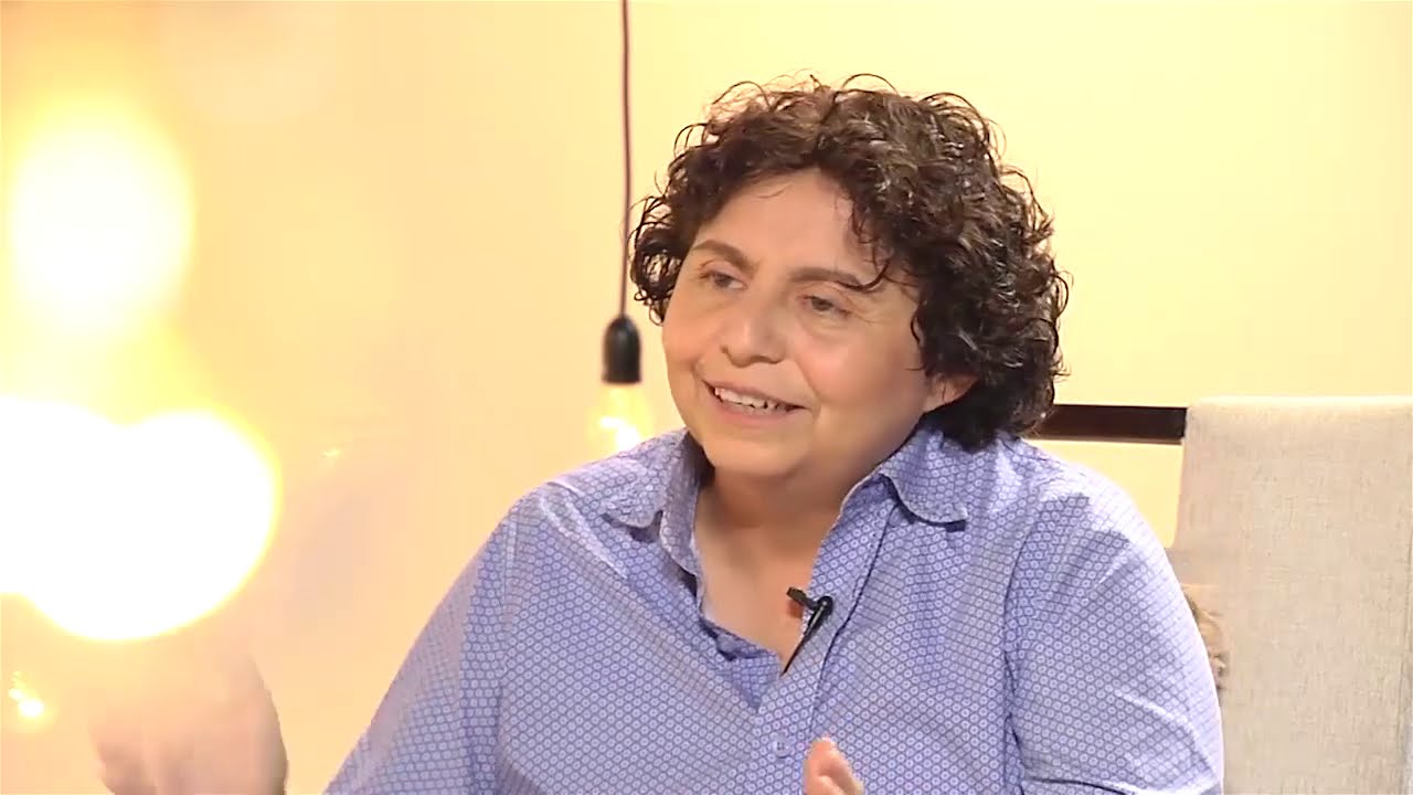 Susel Paredes insulta al encargado de los videos del Partido Morado