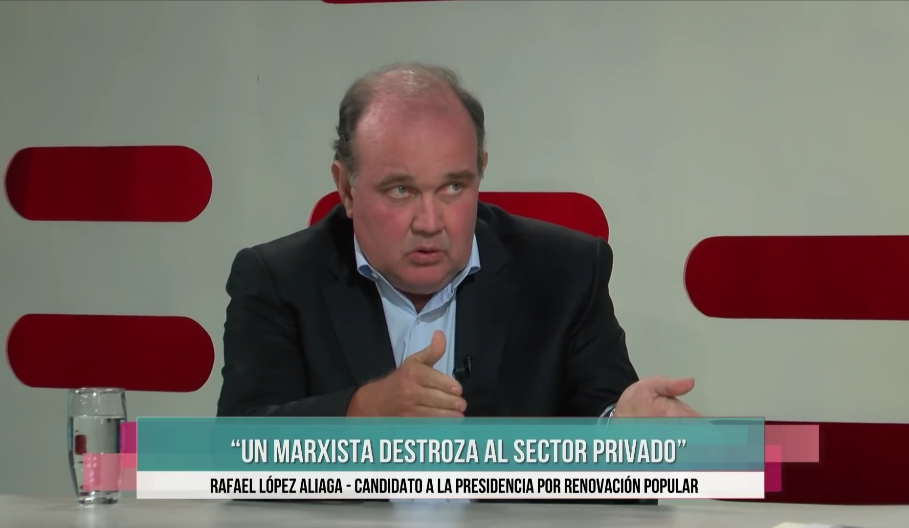 Portada: Rafael López Aliaga: “Un marxista destroza al sector privado”