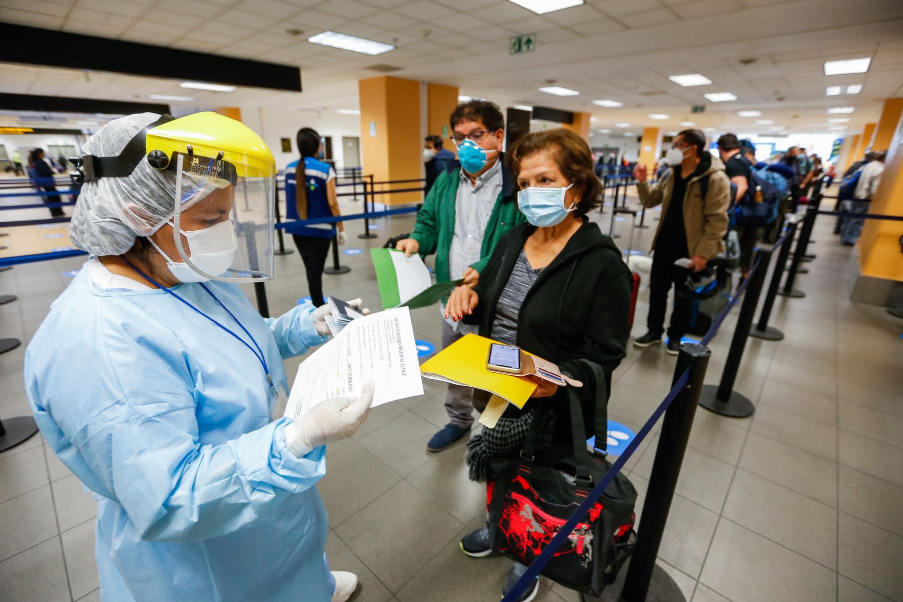 Perú prorroga suspensión de vuelos desde el Reino Unido, Sudáfrica y Brasil