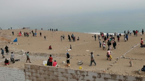 Chorrillos: Invasores del Morro Solar se enfrentaron a la Policía para evitar ser desalojados