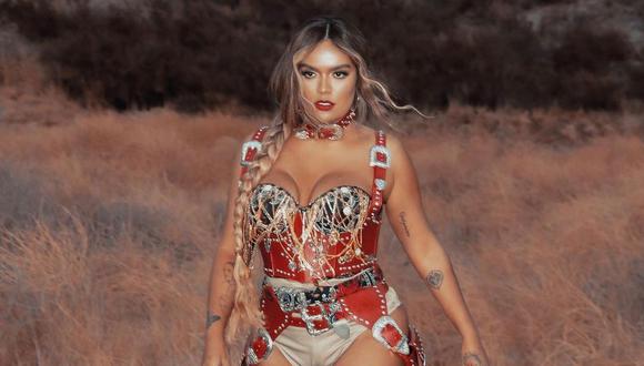 Karol G confiesa que Shakira rechazó hacer un dueto con ella