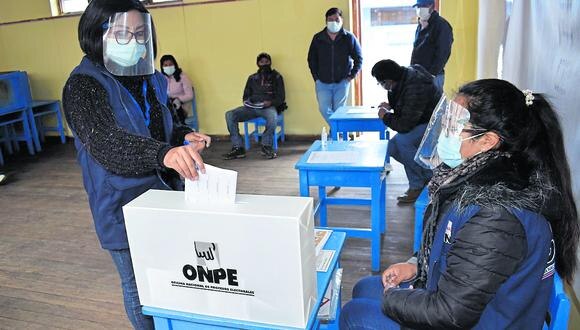 Multarán a jóvenes mayores de edad que aun tengan el DNI amarillo si es que no emiten su voto