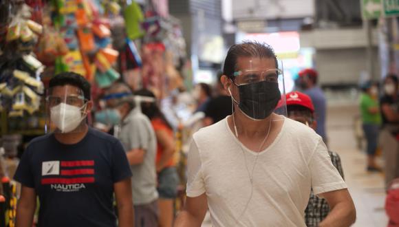 Portada: Desde este lunes 26 de abril será obligatorio el uso de doble mascarilla para ingresar a comercios