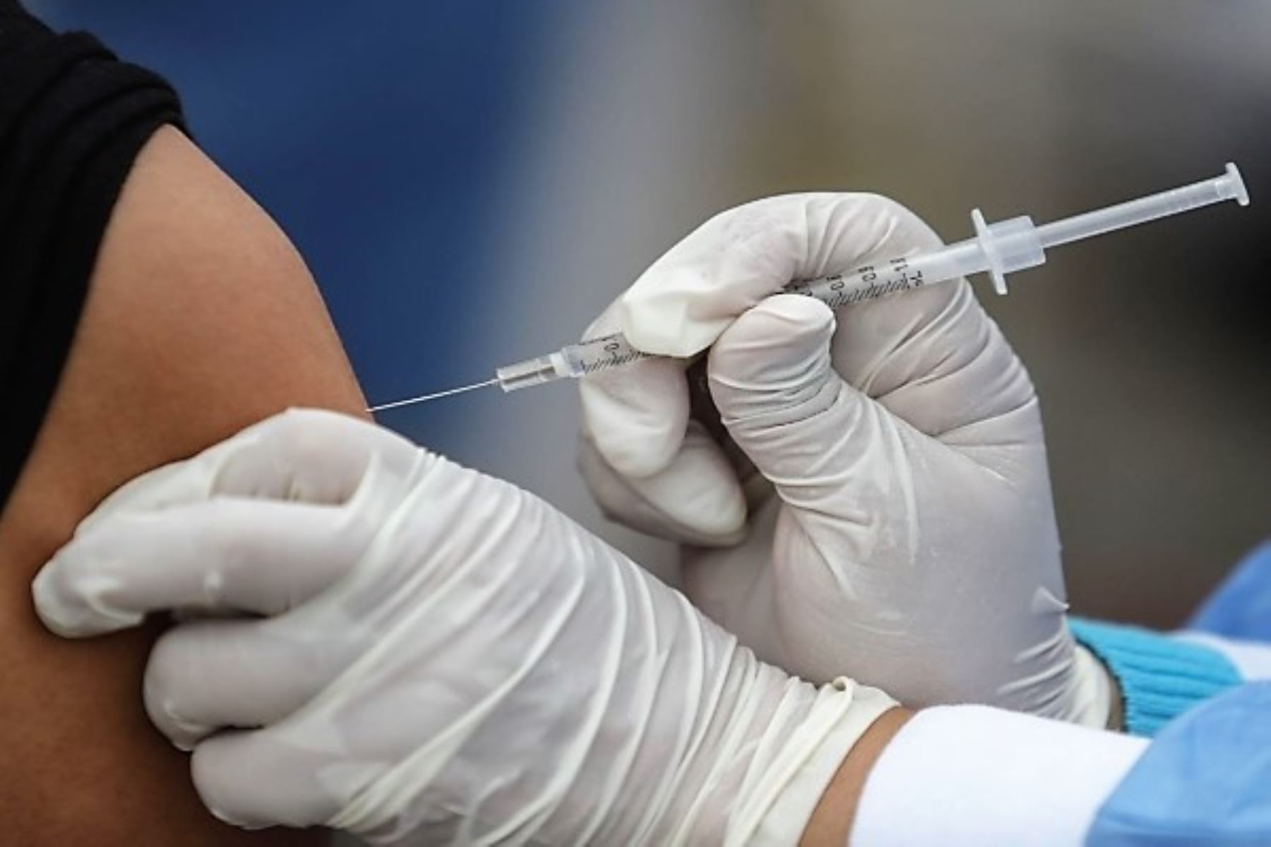 Vacuna de Pfizer necesitará una tercera dosis de refuerzo