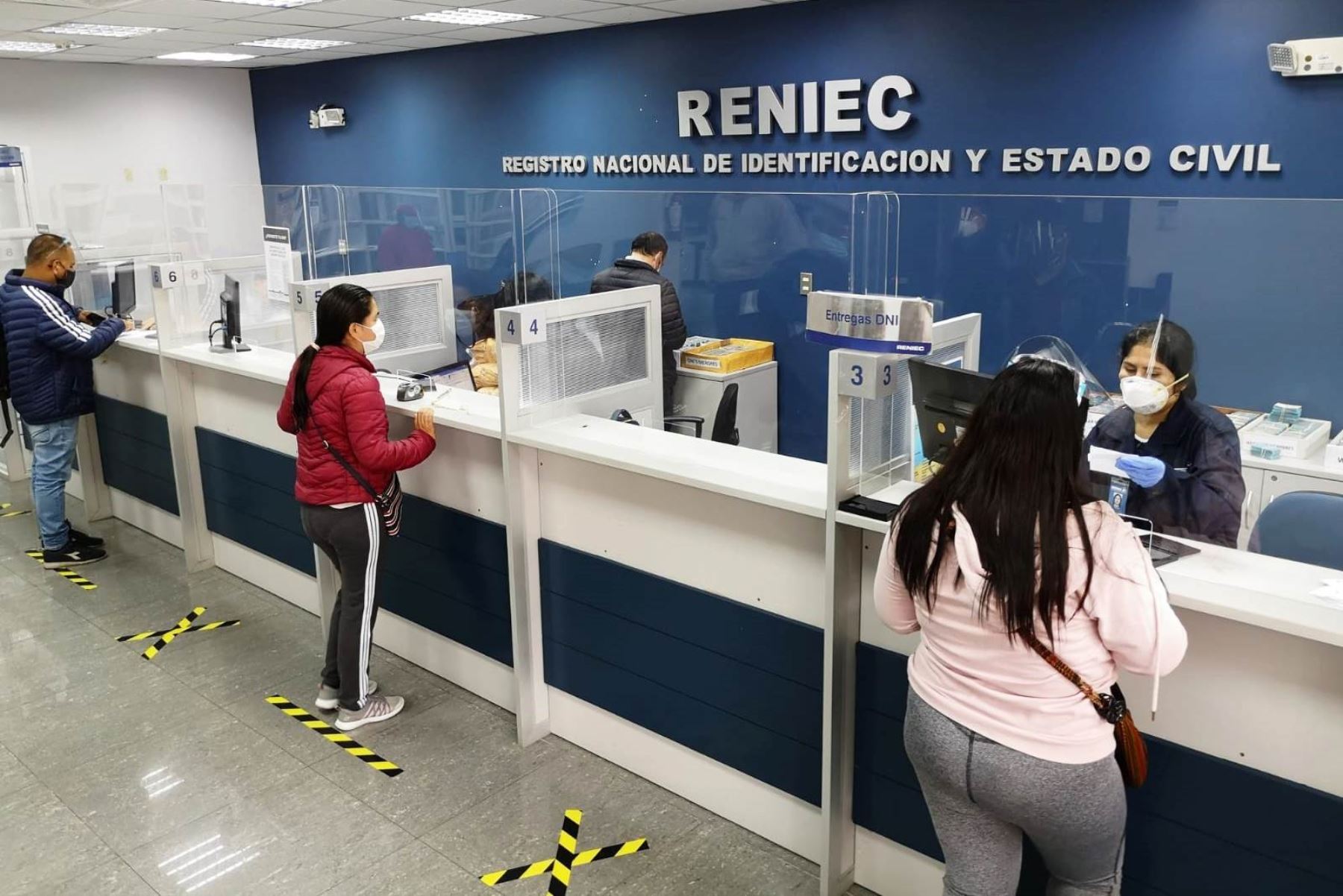 Reniec entrega DNI hoy y mañana en doble turno