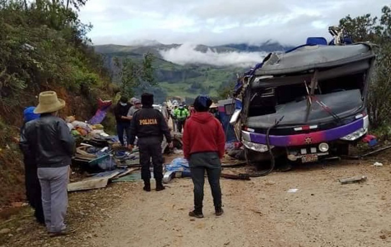 Áncash: 20 fallecidos y 14 heridos deja accidente de tránsito