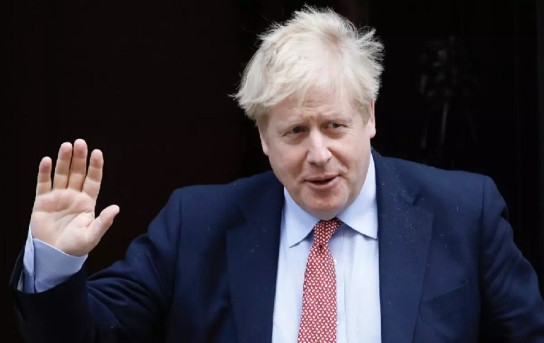 Portada: Boris Johnson pide a los británicos paciencia para los viajes al extranjero