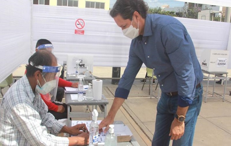 Daniel Salaverry sobre los adultos mayores que son miembros de mesa: “Una vez más nos dan el ejemplo"