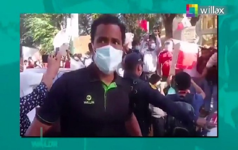 Dirigente de Pedro Castillo agrede a periodista de Piura [VIDEO]