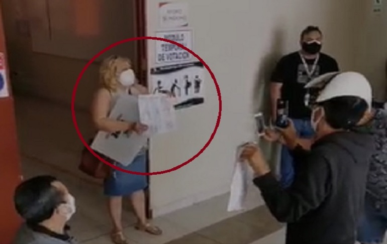 Pueblo Libre: Mujer denunció que encontró cédulas marcadas en local de votación