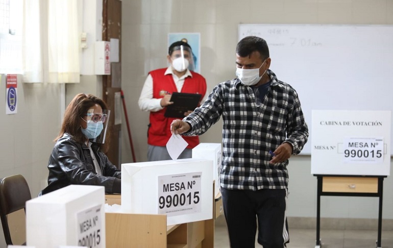 ¿Fueron efectivas las medidas dispuestas por la ONPE para evitar los contagios en la jornada electoral?