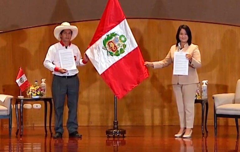 Pedro Castillo y Keiko Fujimori suscriben adhesión a Proclama Ciudadana