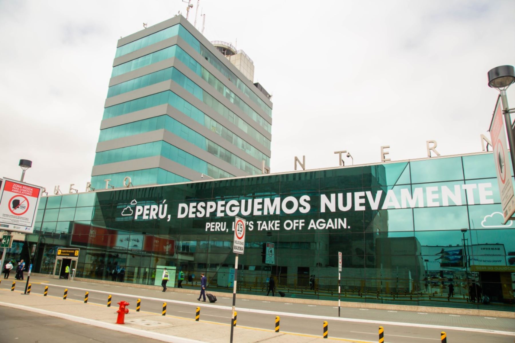 Colegio Médico del Perú plantea vigilancia genómica en fronteras y aeropuertos