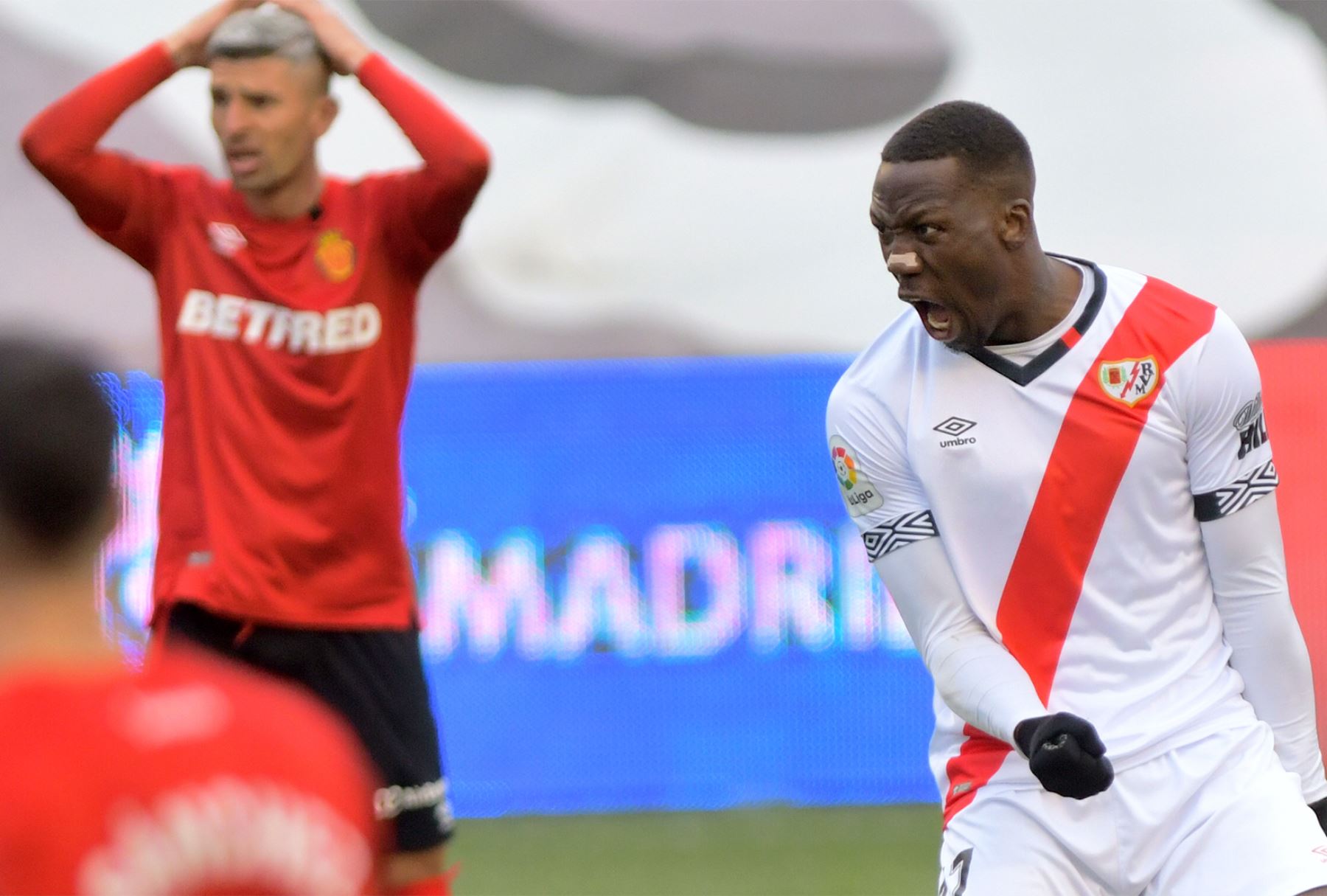 Luis Advíncula descarta que tenga contacto con la gente del Boca Juniors