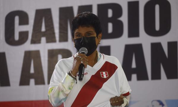 Norma Yarrow tras sumarse al equipo técnico de Keiko Fujimori: “Hay que dejar los colores políticos y ponernos el de nuestra patria”