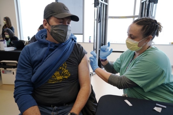 70 mil peruanos viajaron fuera del país para vacunarse contra el coronavirus