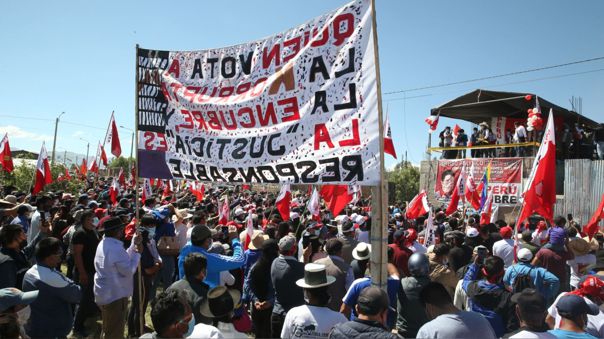 Portada: Consejo de la Prensa Peruana condena ataque a periodista durante mitin de Pedro Castillo en Ayacucho