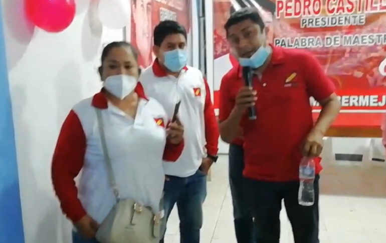 Portada: Huánuco: Partidarios de Perú Libre expulsaron al virtual congresista Guillermo Bermejo por inaugurar local de campaña [VIDEO]