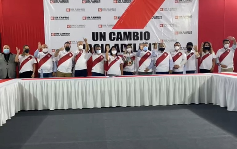 Portada: Keiko Fujimori presenta a nuevos profesionales que se suman a su equipo técnico