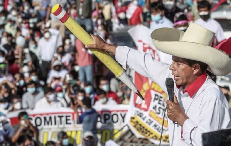 Pedro Castillo: Los gobiernos regionales estructurarán sus currículos escolares