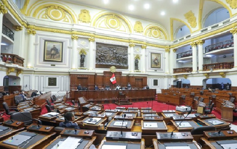 Pleno del Congreso aprobó reforma constitucional para que expresidentes no salgan del país