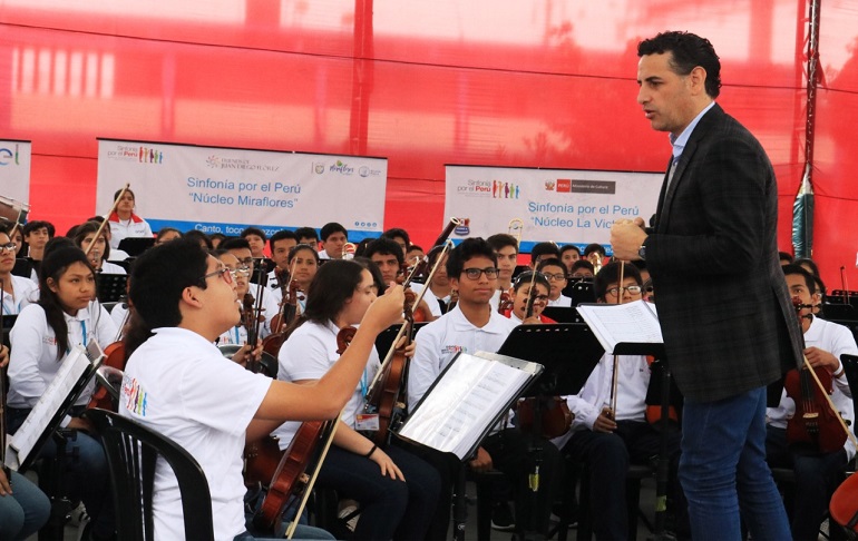 Portada: Sinfonía por el Perú cumple una década transformando la vida de más de 30 mil niños