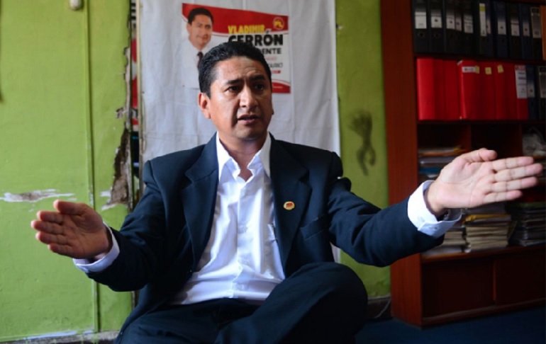 Vladimir Cerrón justificó agresión que sufrió periodista por parte de los seguidores de Perú Libre: "Hay una indignación del pueblo"