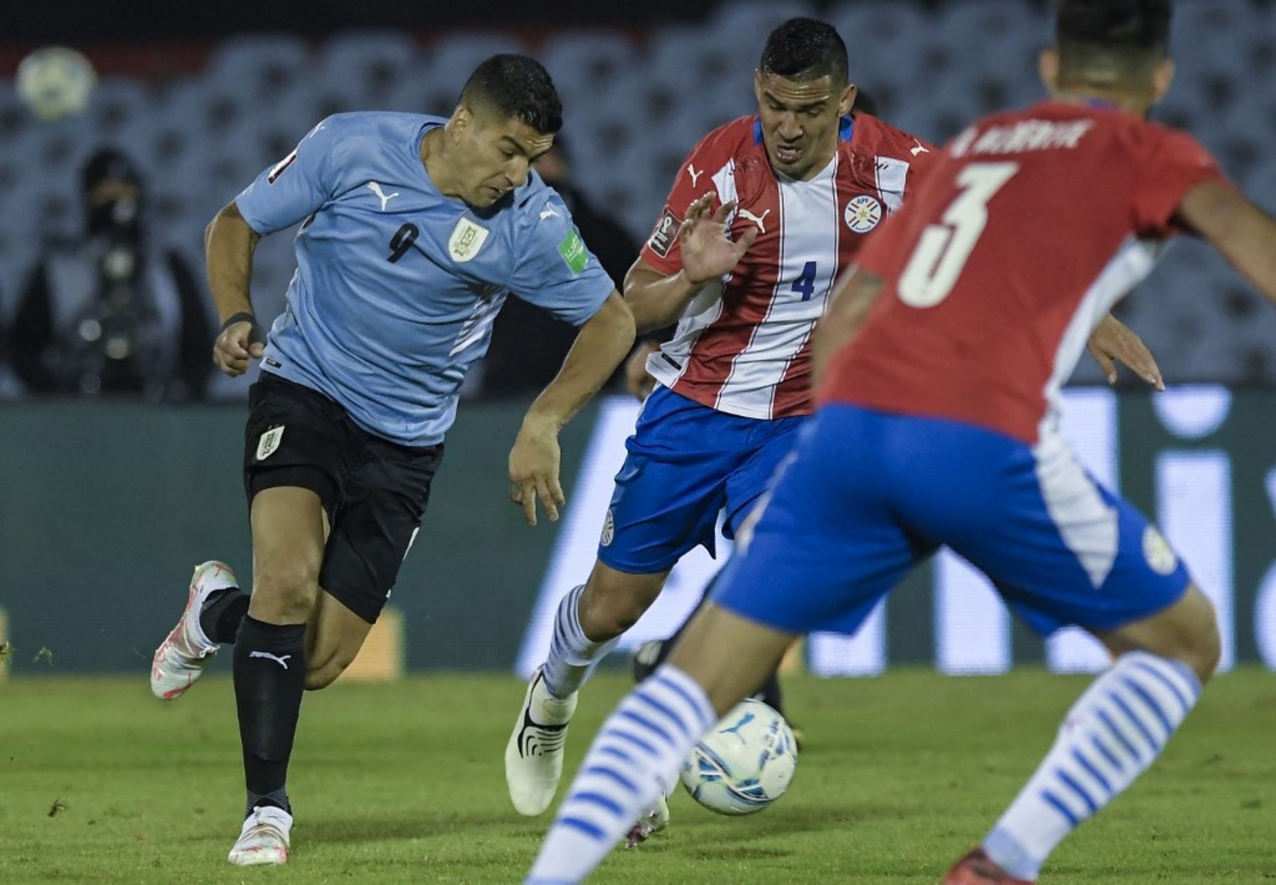 Portada: Paraguay ilusionado con la punta ante un Uruguay que intentará evitar a Brasil