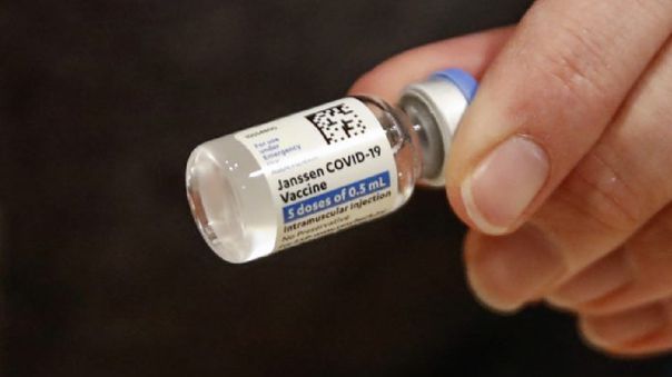 Portada: Lote con millones de dosis de la vacuna de Johnson & Johnson en Estados Unidos son declaradas inutilizables