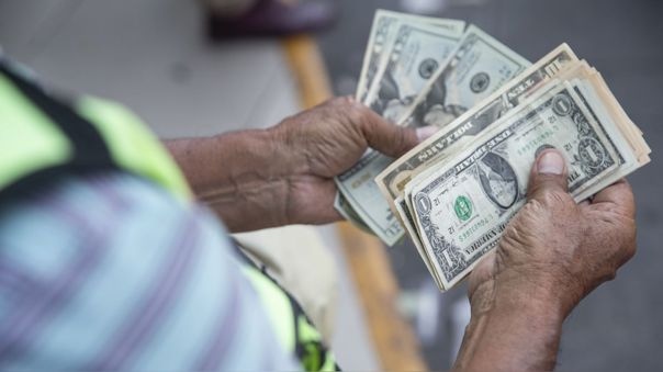 El precio del dólar en Perú presenta fuerte caída tras la apertura de la sesión cambiaria de hoy