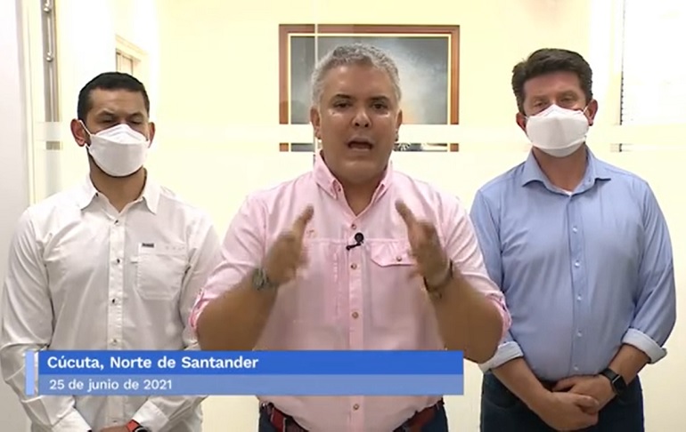 Portada: Colombia: Presidente Iván Duque confirma que el helicóptero en el que viajaba recibió impactos de bala