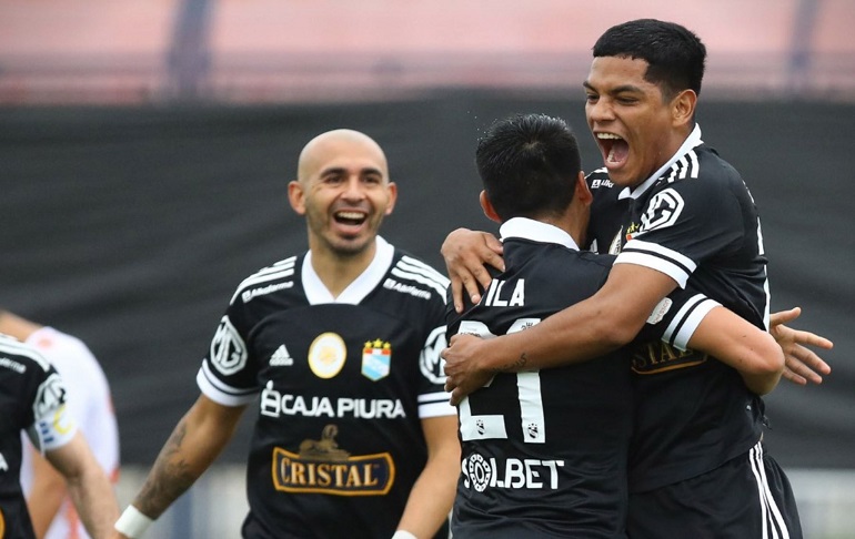 Sporting Cristal venció 2-0 a Ayacucho y es semifinalista de la Copa Bicentenario