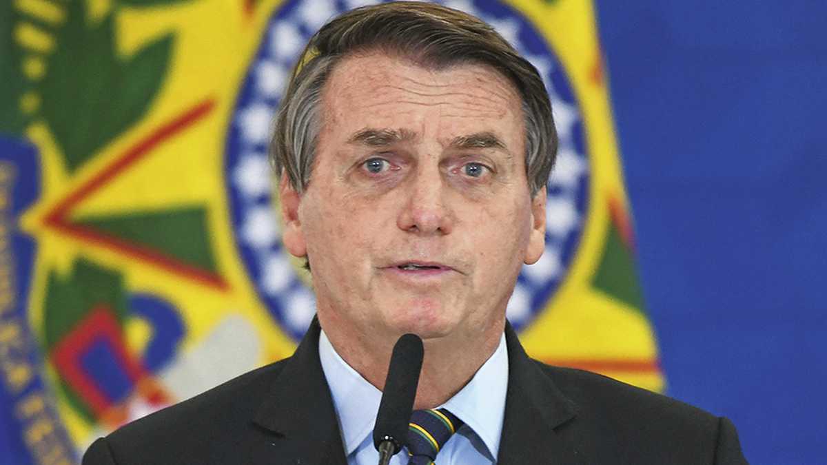 Portada: Jair Bolsonaro pide "un milagro" para salvar al Perú de la posible victoria del izquierdista Pedro Castillo