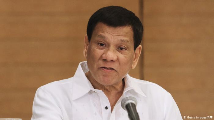 Rodrigo Duterte amenaza con arrestar a filipinos que rechacen vacuna contra covid-19
