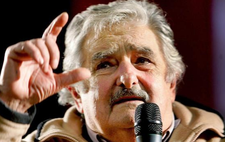 Portada: José Mujica le pidió a Pedro Castillo no caer en el autoritarismo