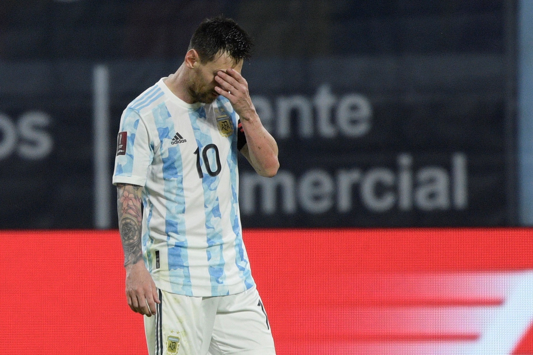 Respiradores donados por Lionel Messi están varados en aeropuerto argentino