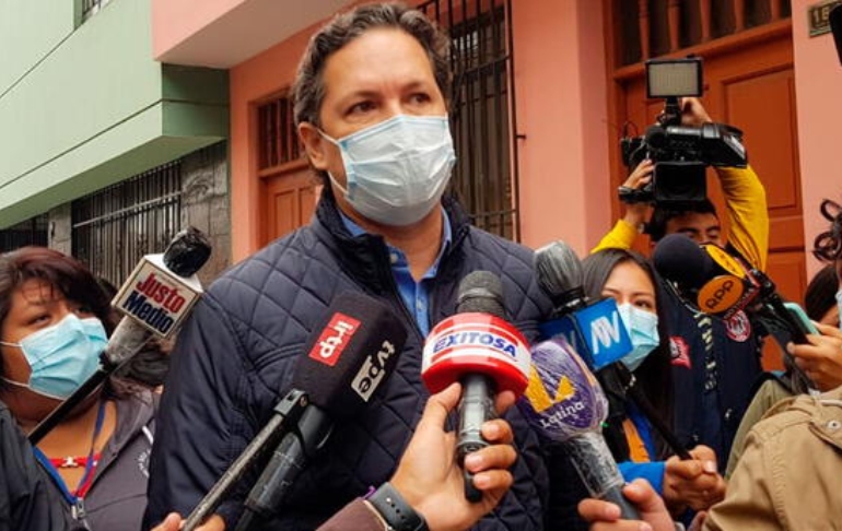 Daniel Salaverry dice que es el nuevo vocero de Perú Libre, pero Hernando Cevallos lo desmiente