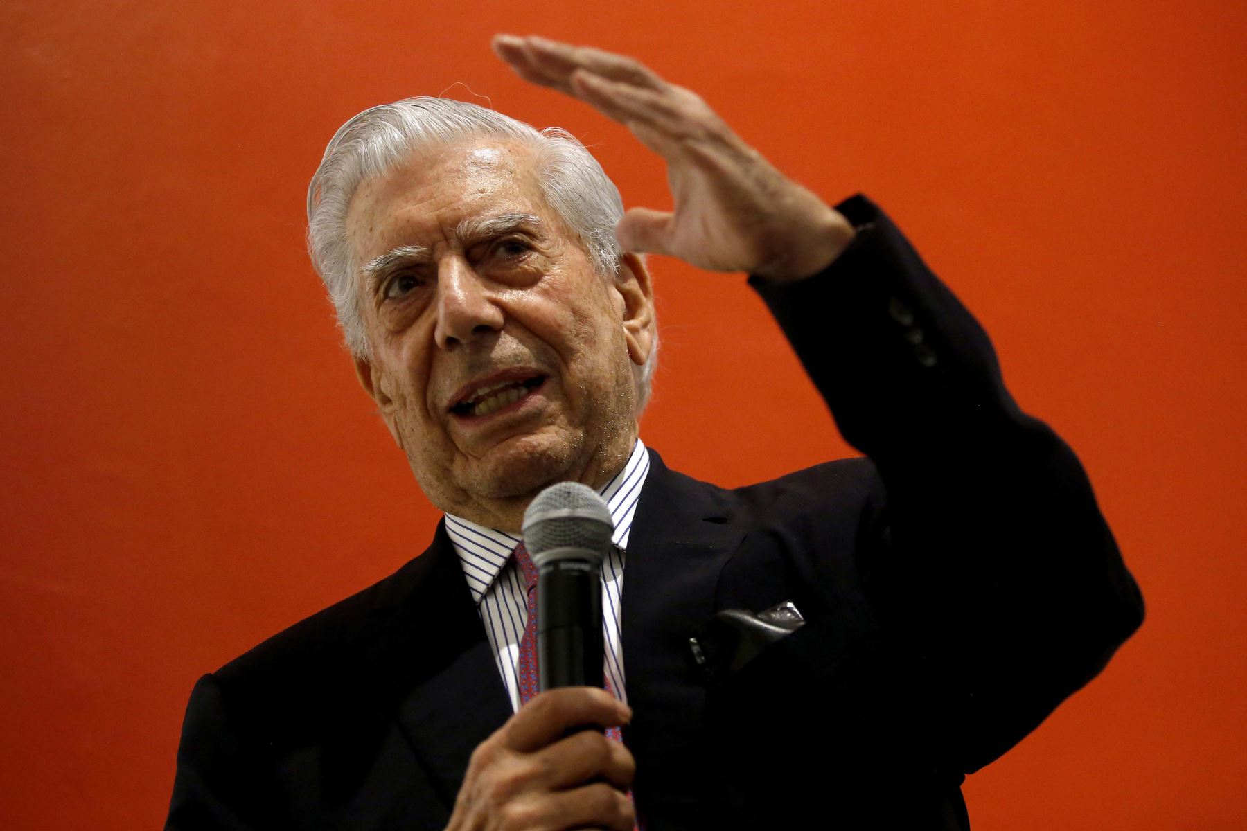 Portada: Mario Vargas Llosa: "Es indispensable que las autoridades electorales revisen las actas impugnadas"
