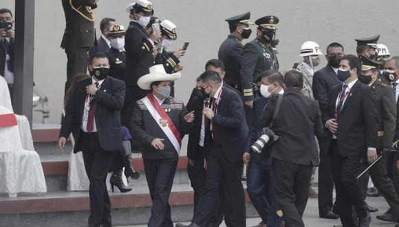 Portada: Pedro Castillo se retiró en medio del Desfile Cívico-Militar tras sismo en Piura