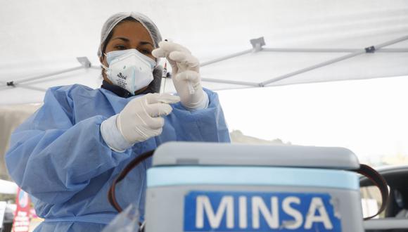 Minsa: No existe impedimento para vacunación de personas extranjeras