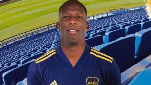 Boca Juniors confirmó el fichaje de Luis Advíncula