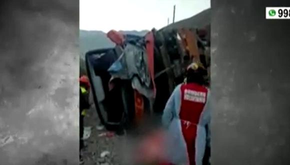 Carretera Central: Caída de ómnibus a vías de tren dejó al menos un muerto y varios heridos