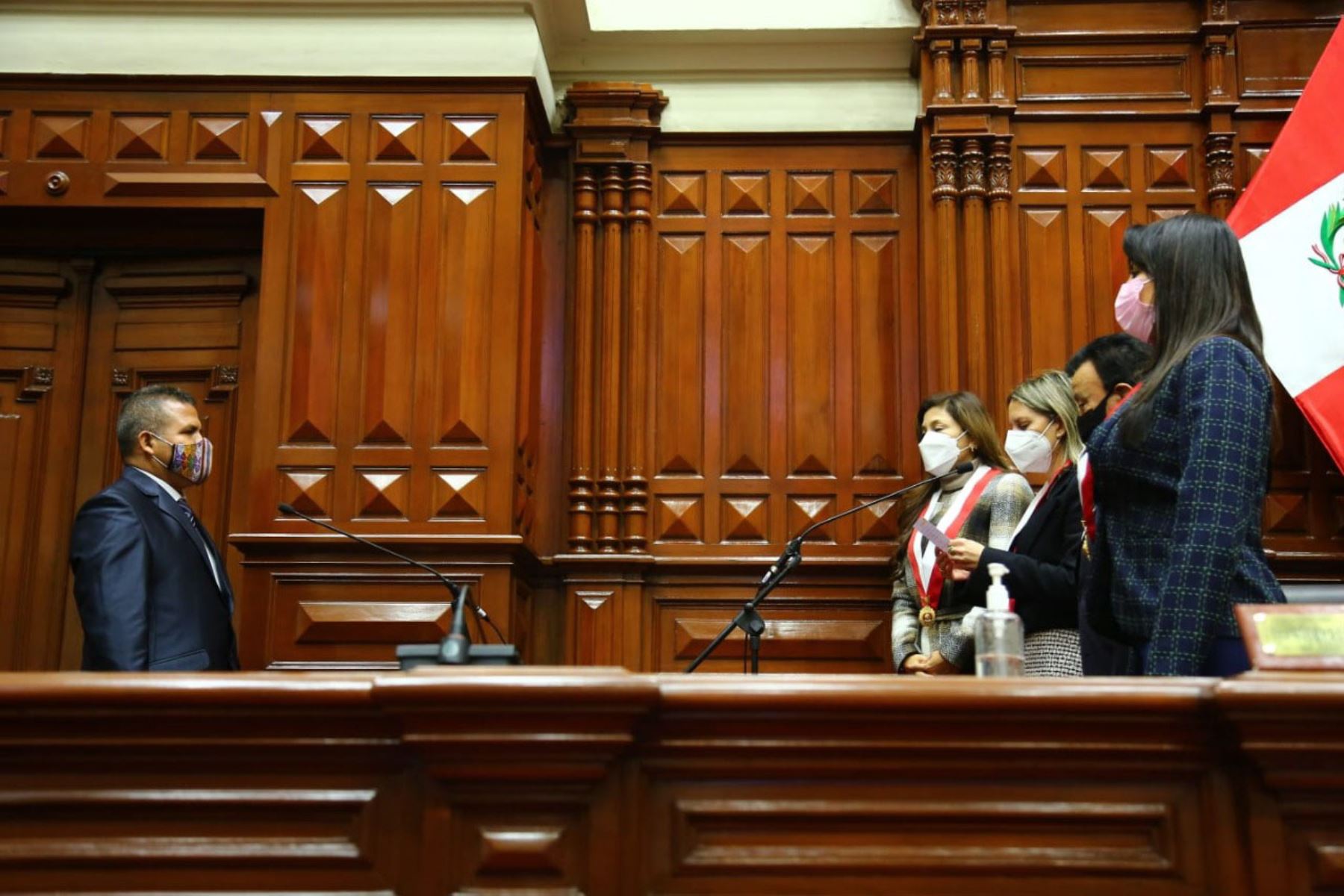 Portada: Parlamentarios andinos juraron este martes a sus cargos