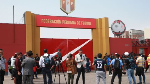 Portada: Alianza Lima y Universitario con cinco clubes más presentaron ante el TAS medida para impugnar elecciones en la FPF