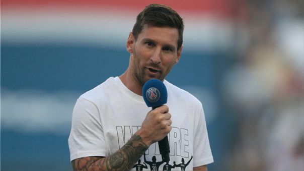 Portada: Messi fue presentado en Parque de los Príncipes en PSG y apuntó estar "ilusionado"