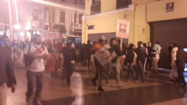 Manifestantes contra Castillo avanzaron hasta Palacio de Gobierno